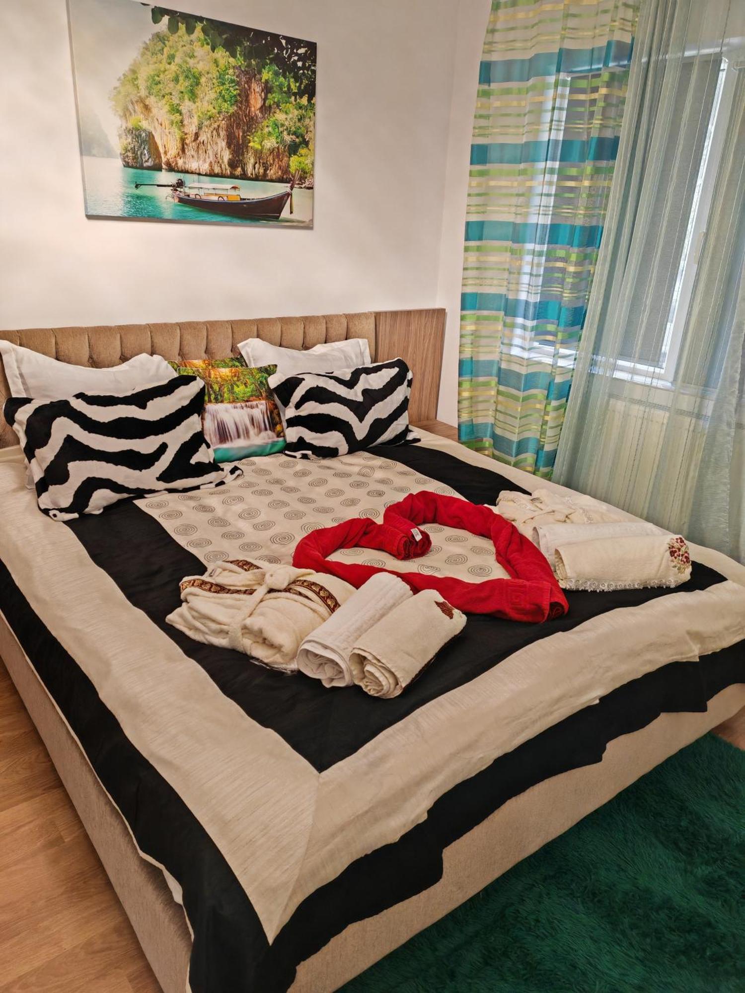Mony Apartaments Roman Extérieur photo