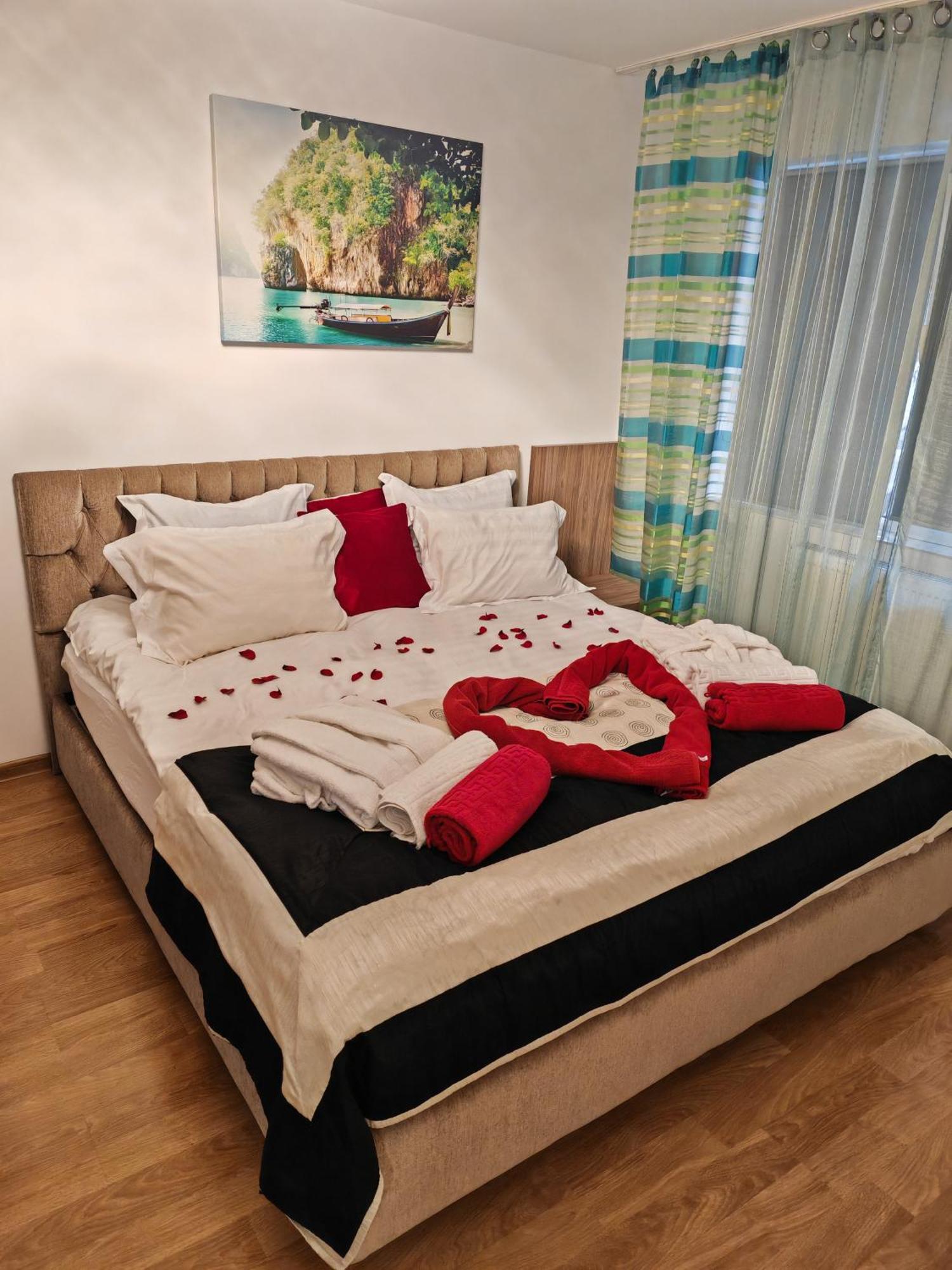 Mony Apartaments Roman Extérieur photo